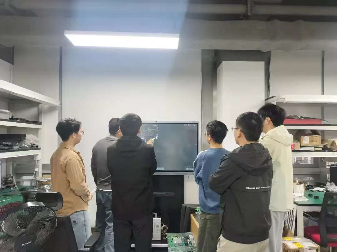 MX30R1.jpg