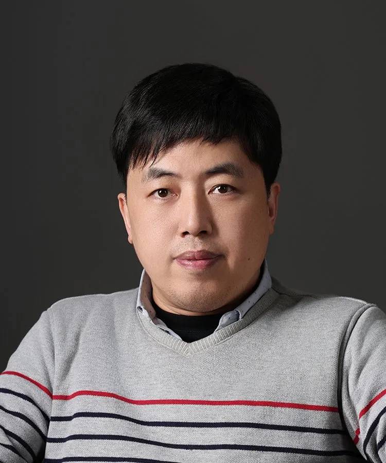 李毓龙
