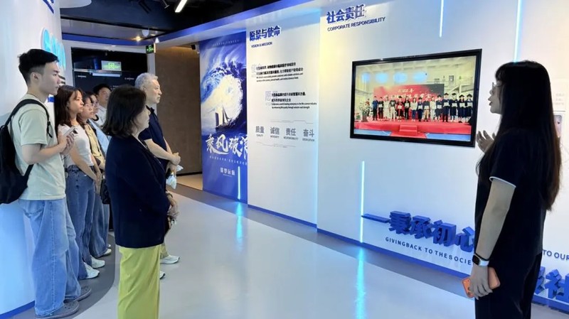 湖北省实验动物学会专家团参观了必威官方首页官网betway深圳总部.jpg